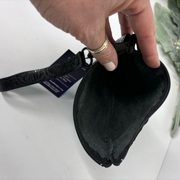 Alford Designs Leather Handmade Wristlet Black Paisley Embossed - Picture 6 of 6